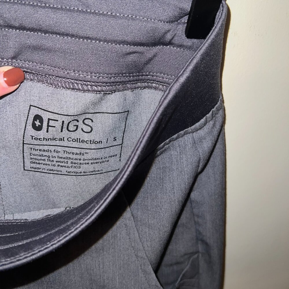 FIGS Scrub Set - Graphite - Picture 7 of 7